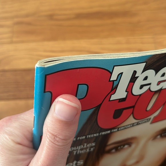 First Issue of Teen People Magazine from February 1998 - Picture 7 of 13